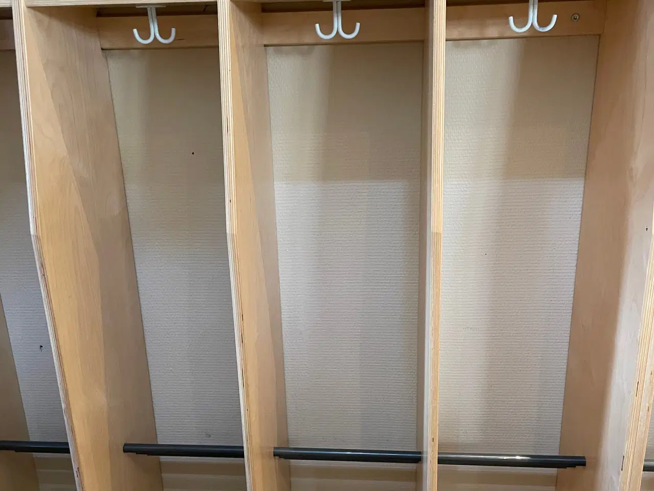 Billede 3 - Institutions garderobe væghængt (4+2 rum)