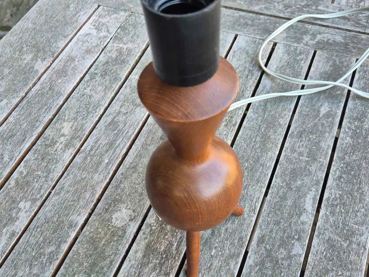Billede 4 - Sød lille bordlampe I træ