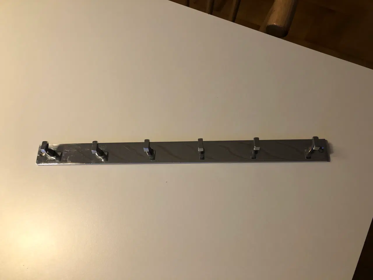 Billede 2 - Forkromet knagerække 32 cm