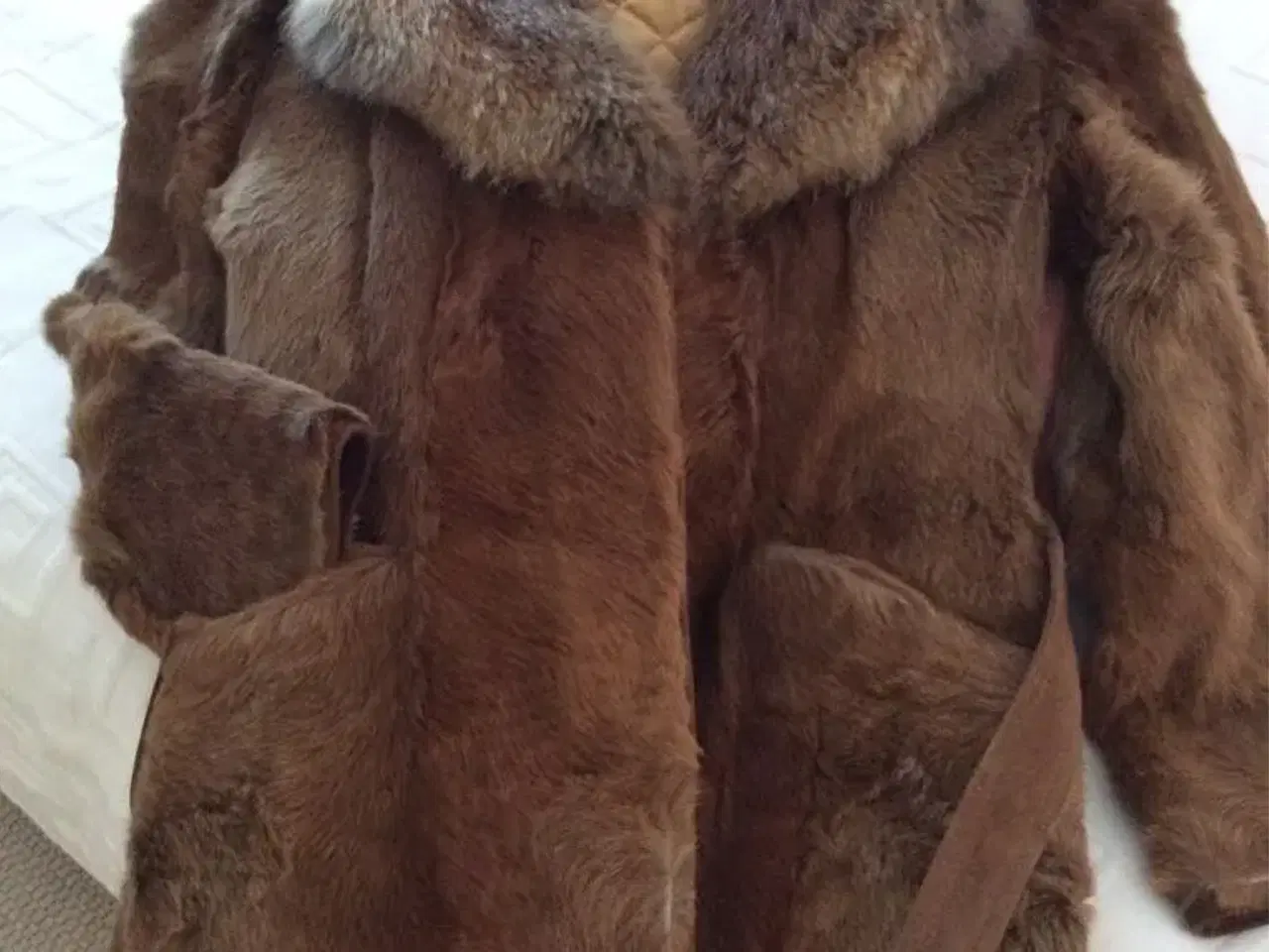 Billede 1 - Pelsjakke med flot krave af ræv