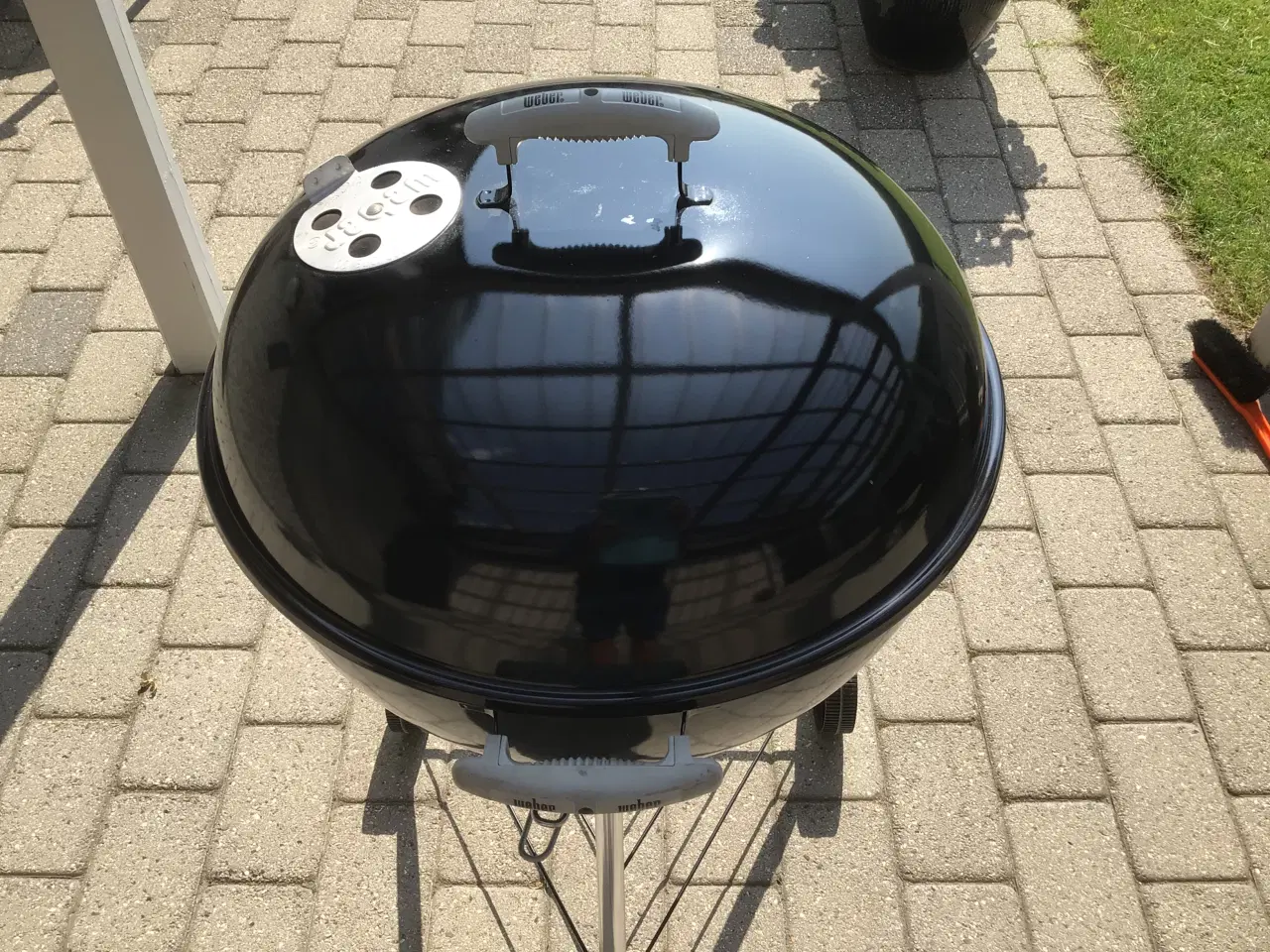 Billede 1 - Weber-kuglegrill Ø 57 med tilbehør