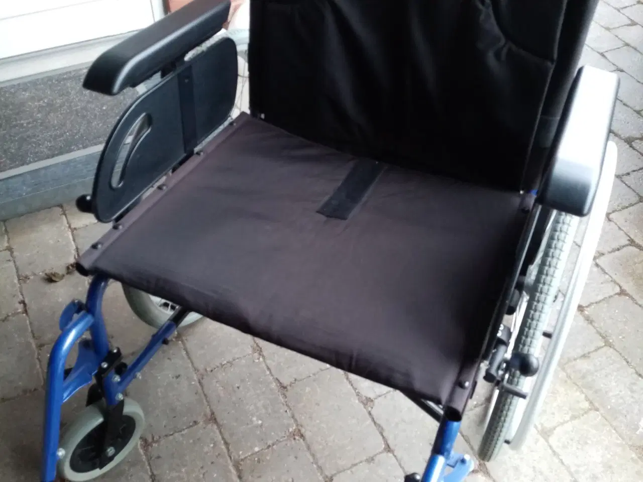 Billede 1 - Velholdt kørestol
