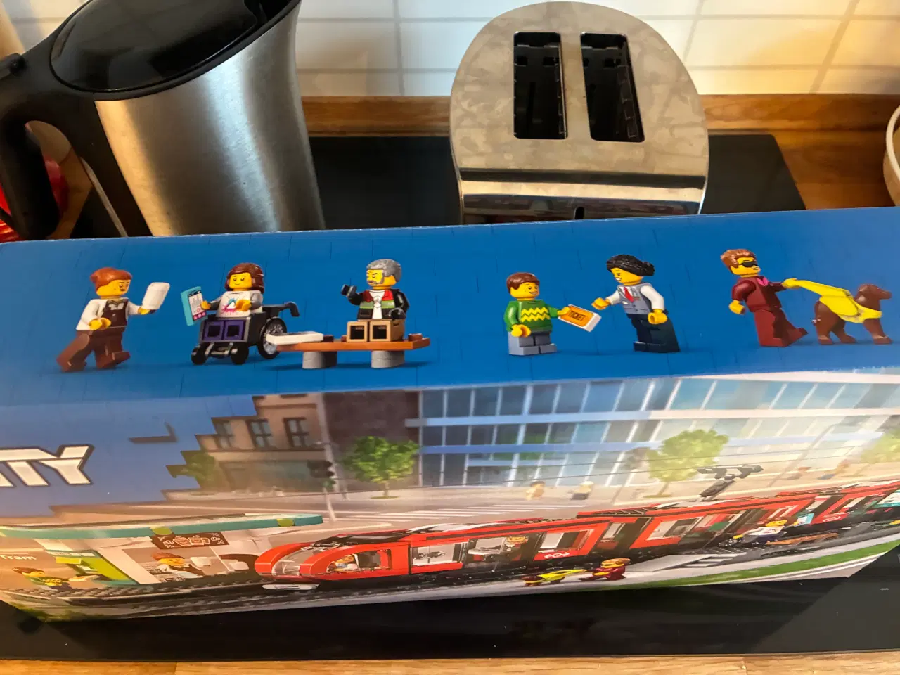 Billede 2 - Lego city 60423 letbane tog