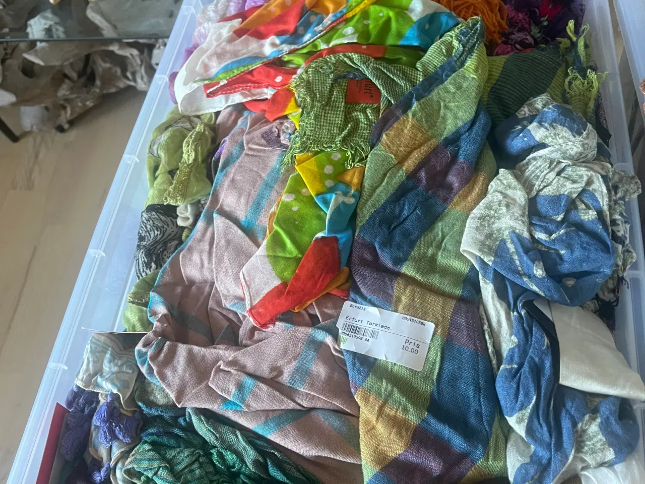 Billede 4 - Diverse Erfurt tørklæder o.lign.