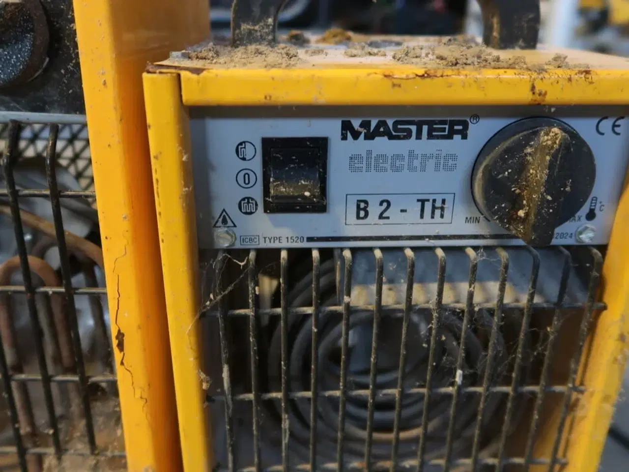 Billede 2 - 2 stk. varmeovne og slangeopruller med vandslange