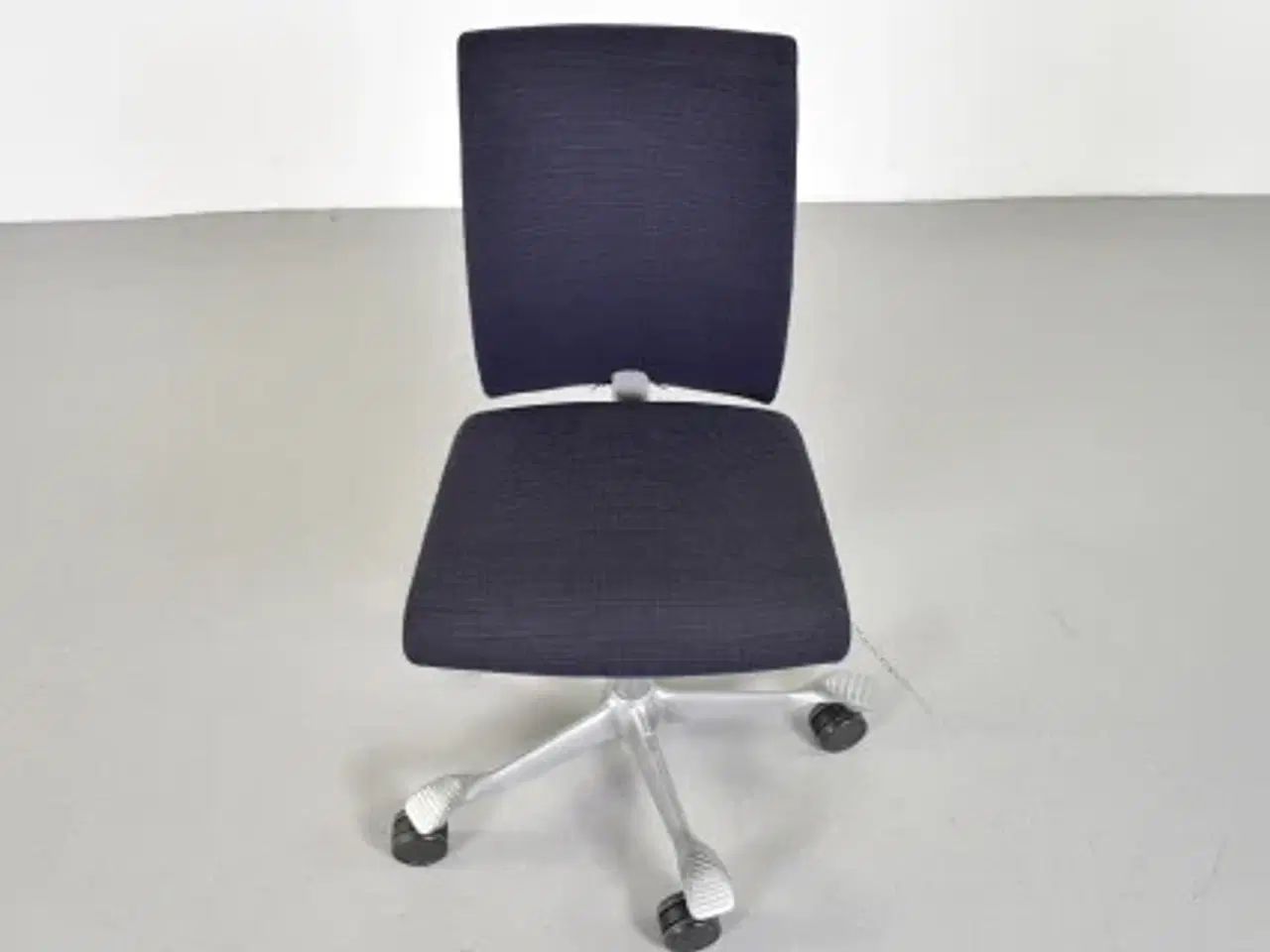 Billede 5 - Häg h04 4200 kontorstol med sort/blå polster og alugråt stel