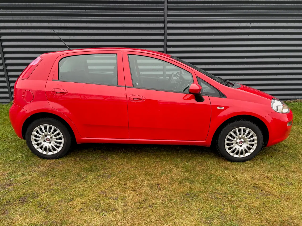 Billede 2 - Fiat Punto S7 0,9 100 - Virkelig pæn og velholdt..