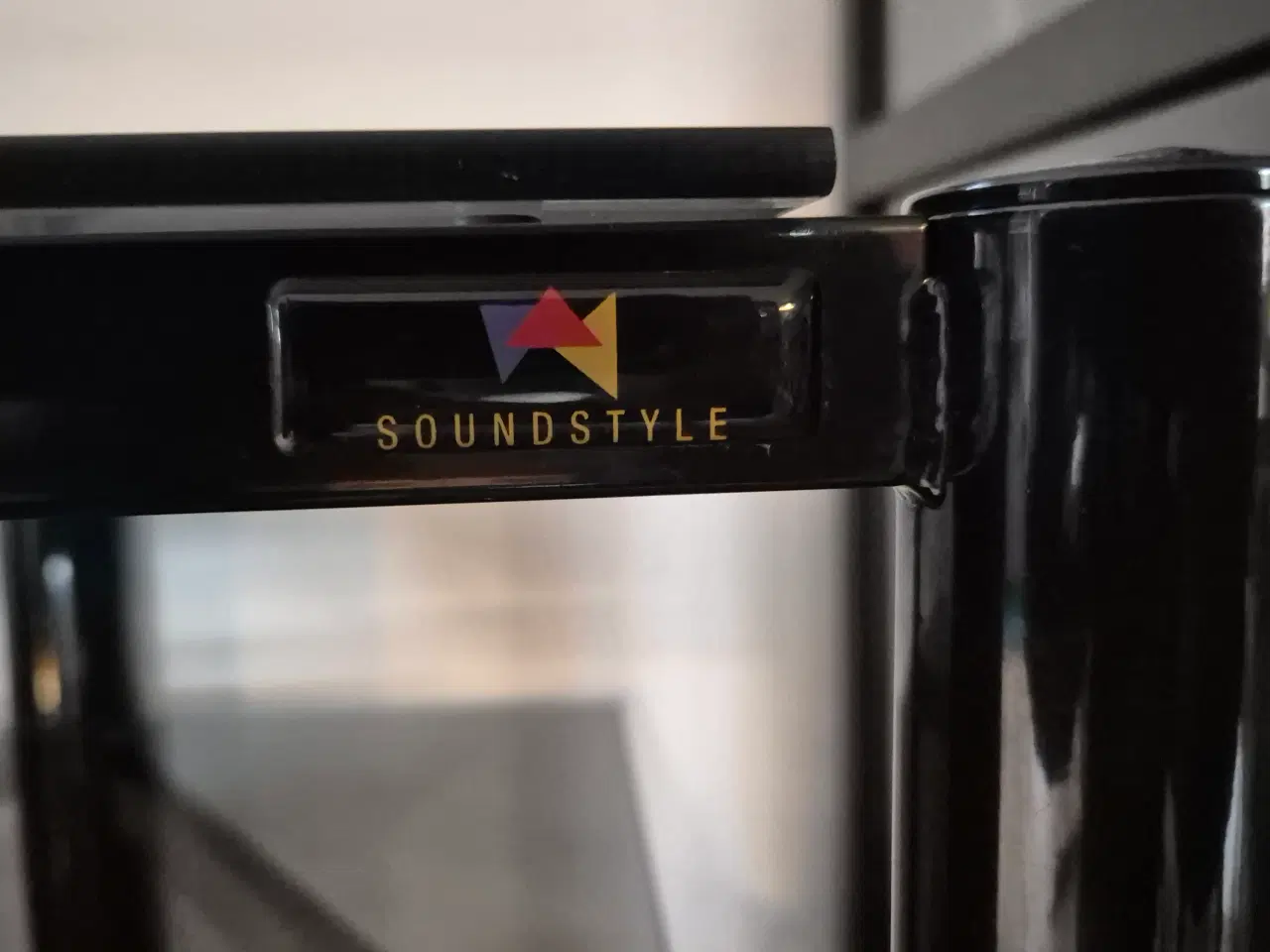 Billede 4 - Hifi rack til forstærker, pladespiller mv.