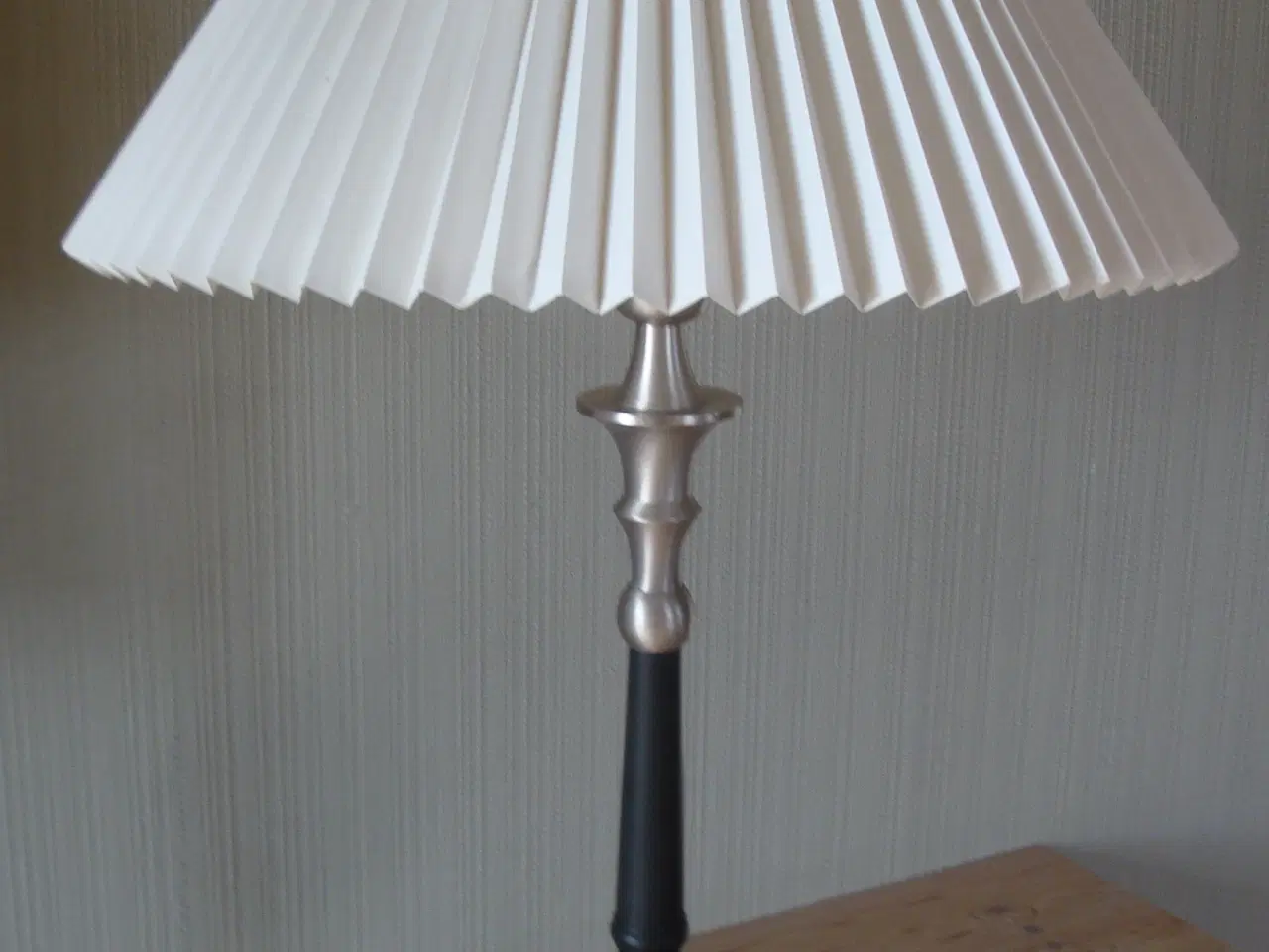 Billede 6 - Lene Bjerre bordlampe med Le Klint skærm