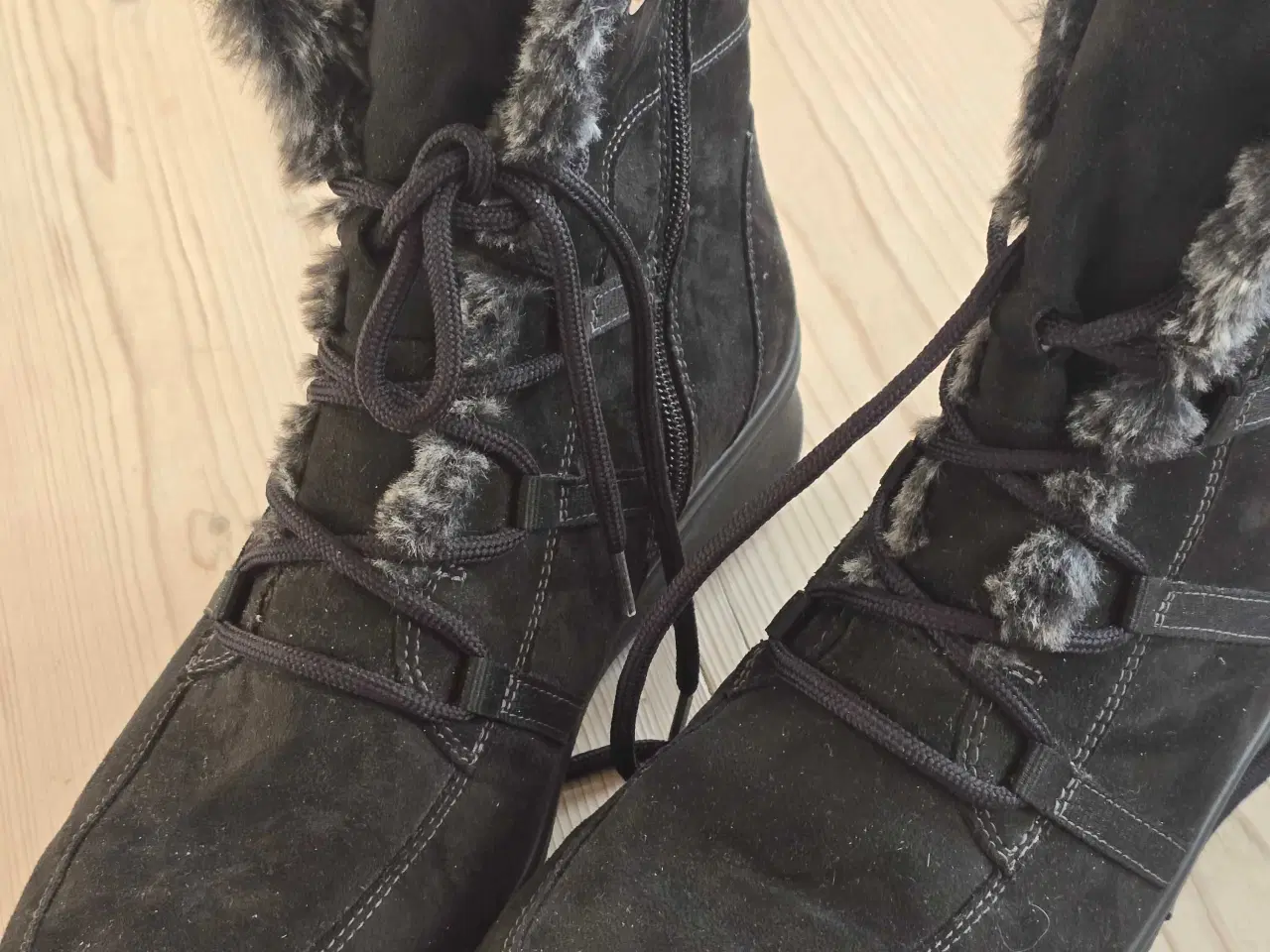 Billede 6 - Vinterstøvler str 41 med lynlås og snørre