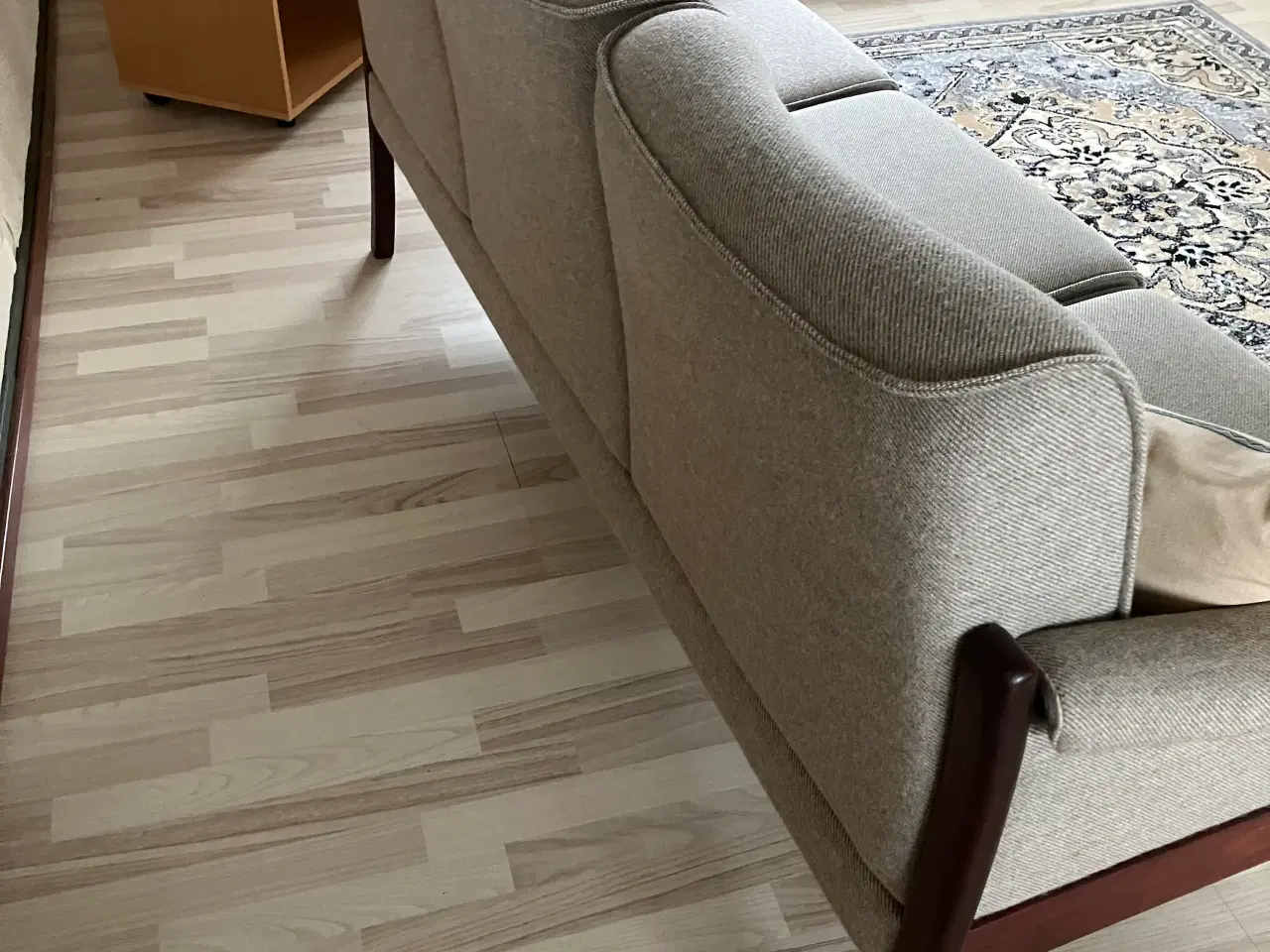 Billede 3 - Høj sofa