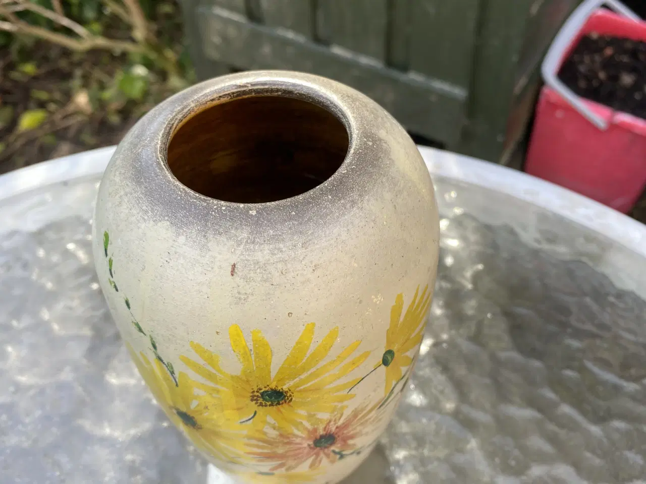 Billede 4 - Vase med gule blomster