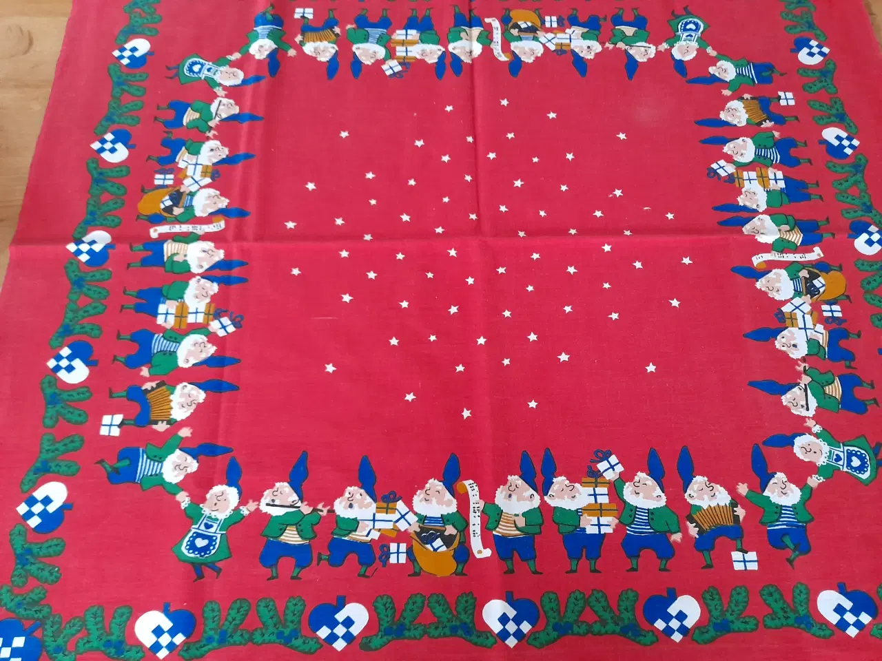 Billede 3 - Juledug med dansende nisser,