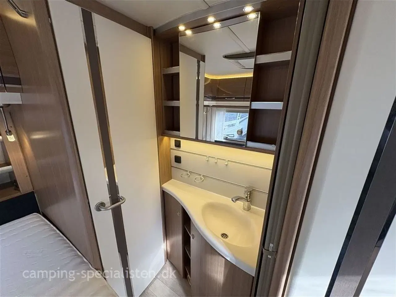 Billede 12 - 2015 - Fendt Tendenza 465 SFB   Fendt Tendenza 465 SFB 2015 - Se den nu hos Camping-Specialisten.dk