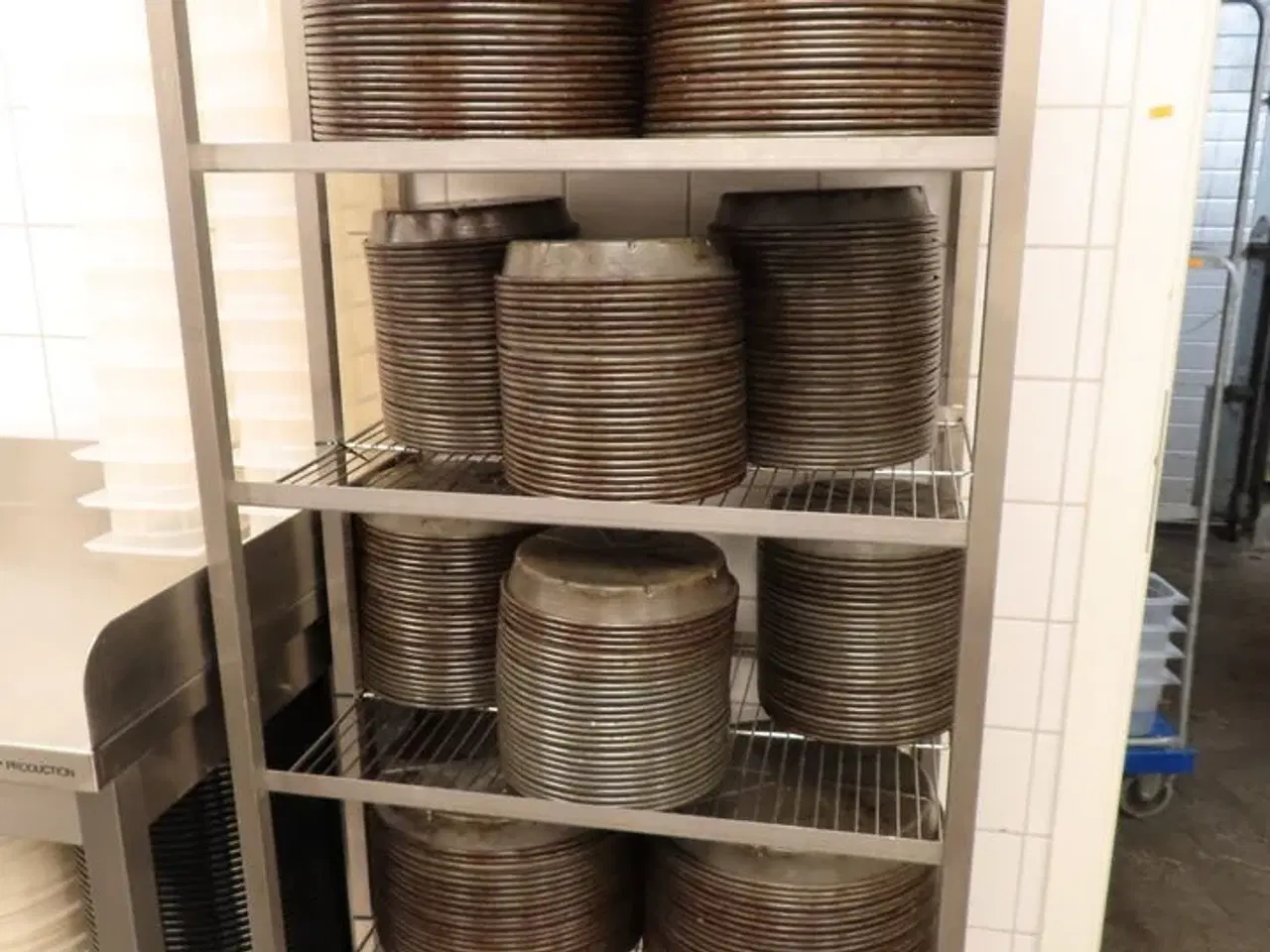 Billede 4 - To reoler på hjul