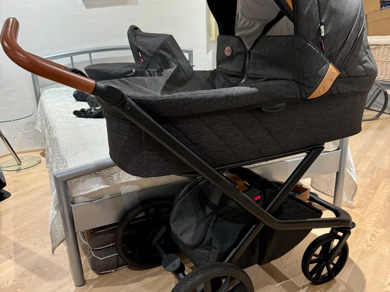 Billede 1 - Odder Vida Lux  Sort melange købt juli 2023 Med kø