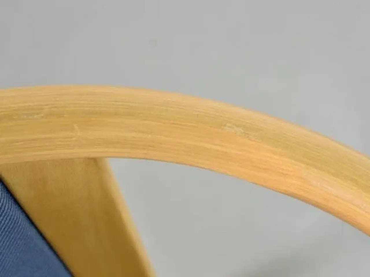 Billede 6 - Magnus olesen konferencestol i bøg, med lyseblå polster på sæde og ryg