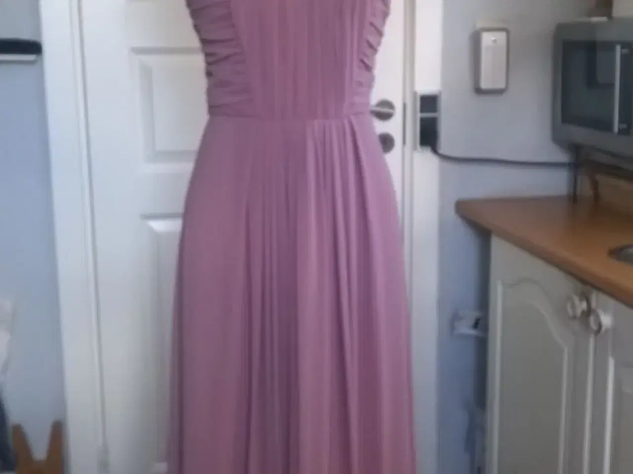 Billede 1 - Selskabskjole