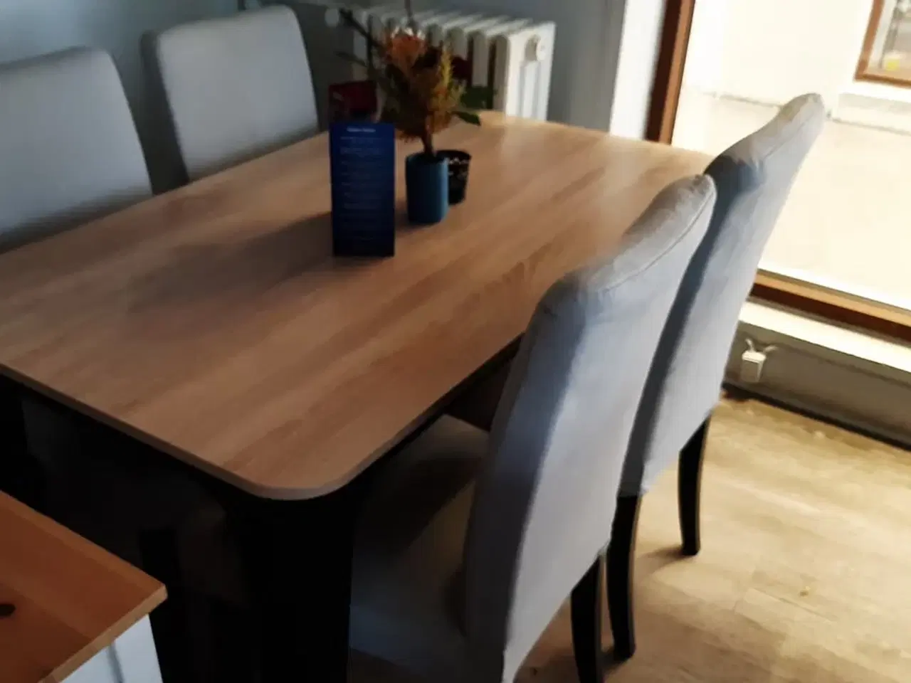 Billede 1 - Dining Table with 4 chairs