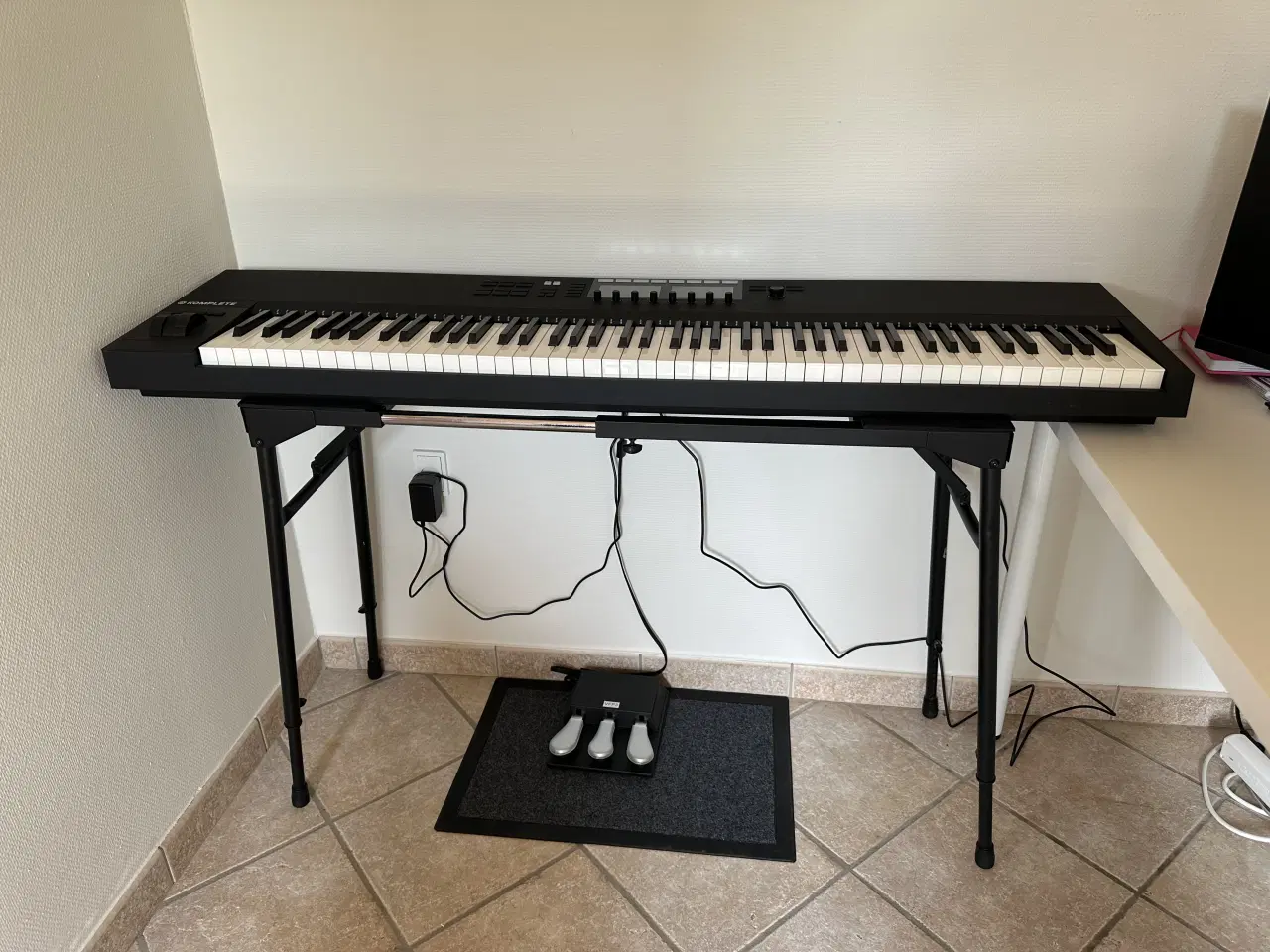 Billede 5 - Native Instruments S88 MK2 + stativ og pedal – næs