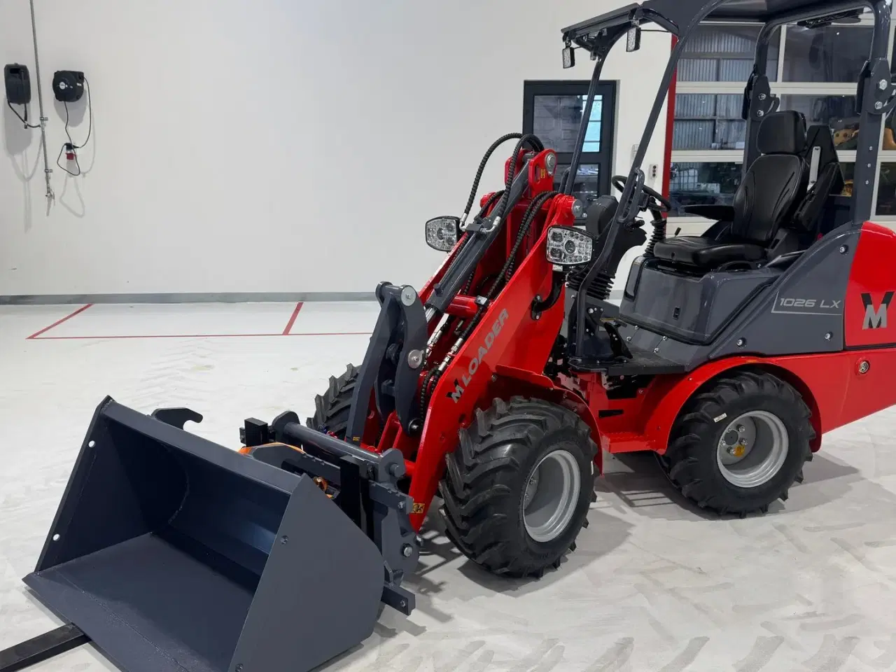Billede 1 - VM Loader 1026 LX FABRIKSNY MED SKOVL OG PALLEGAFLER!