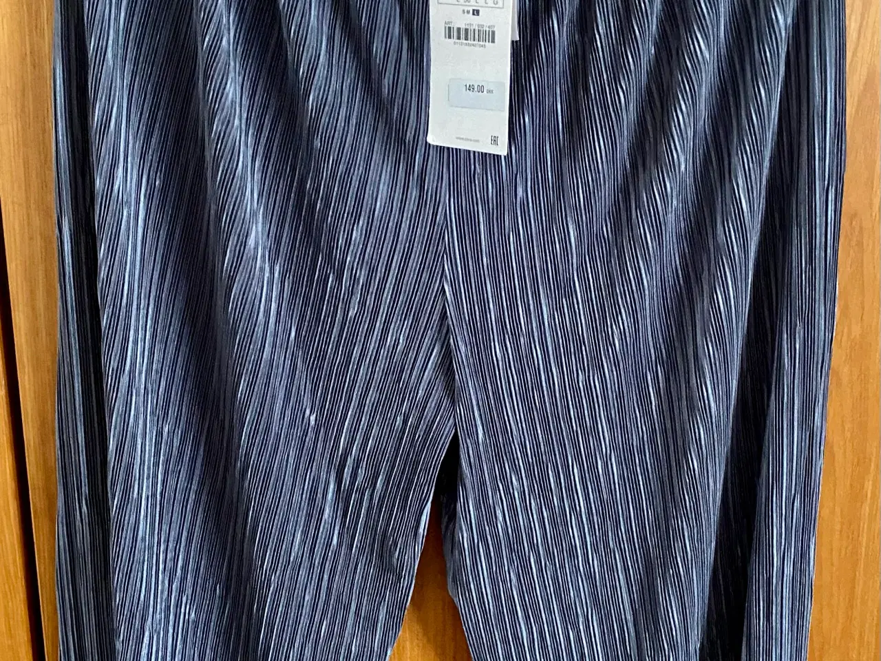 Billede 4 - To par krinklet bukser i str. L fra Zara