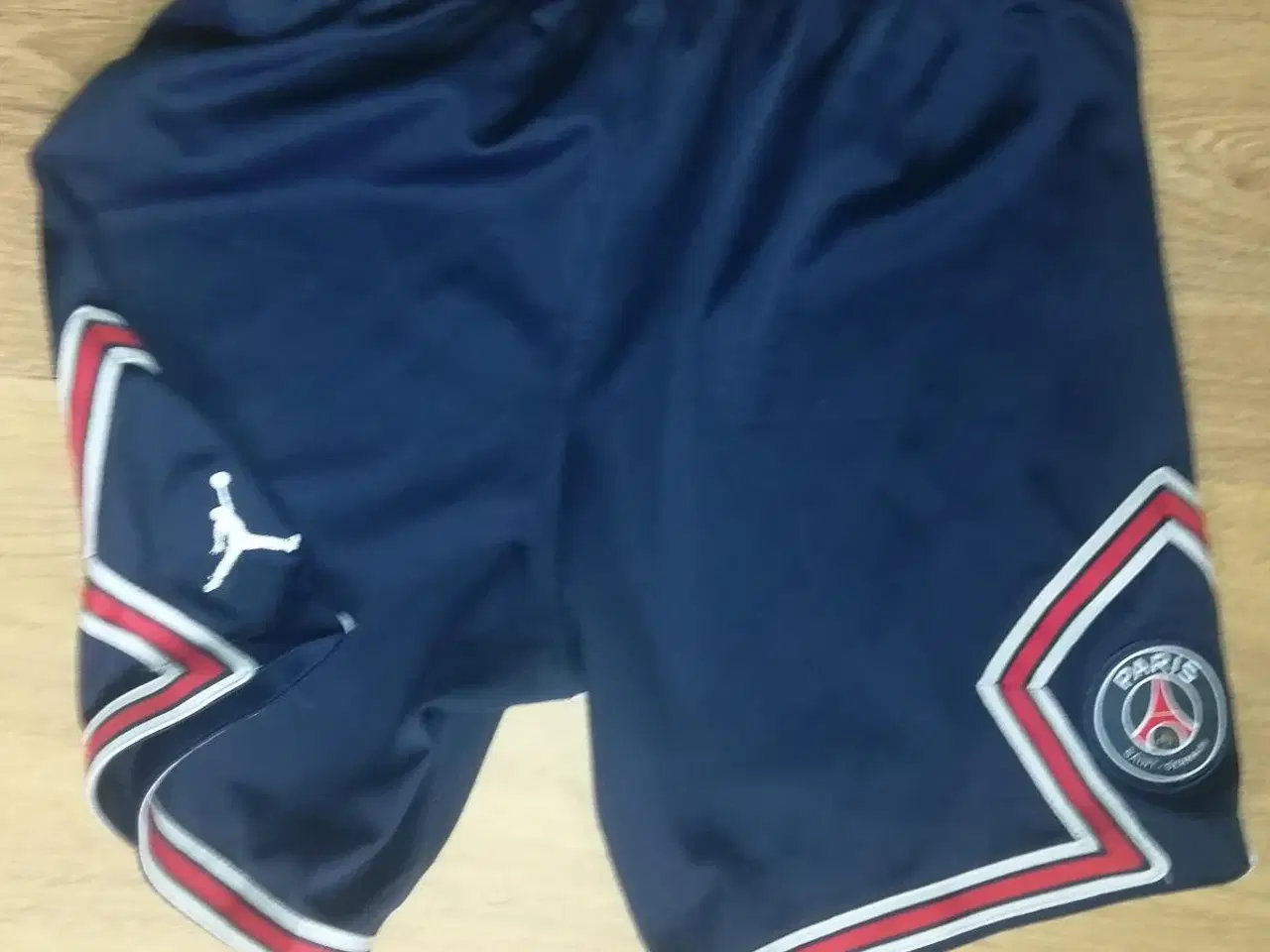 Billede 2 - PSG NIKE AIR JORDAN SHORTS, 10-11 ÅR, I FLOT STAND