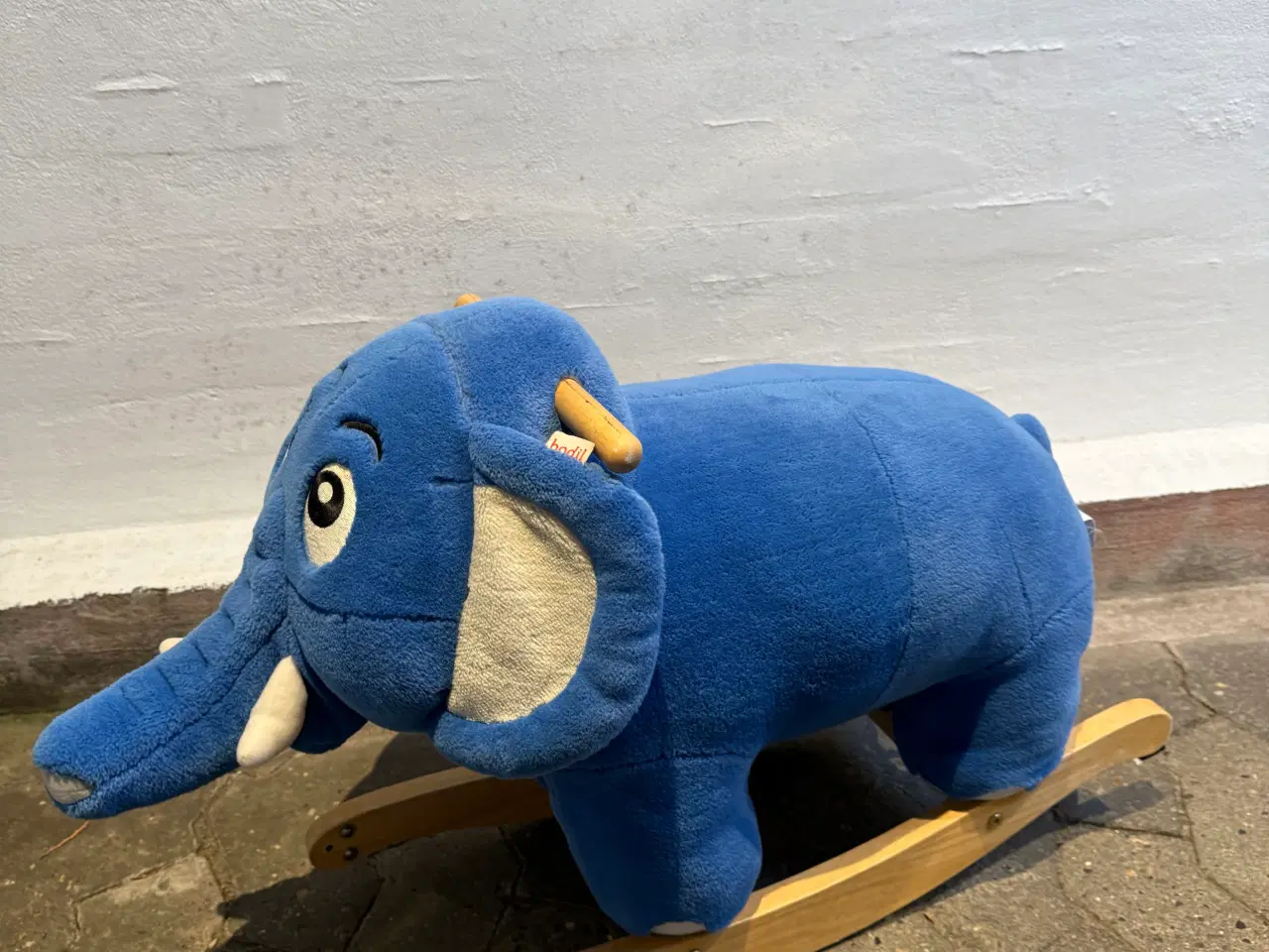 Billede 2 - 2 Bodil gyngehest og en med hjul 