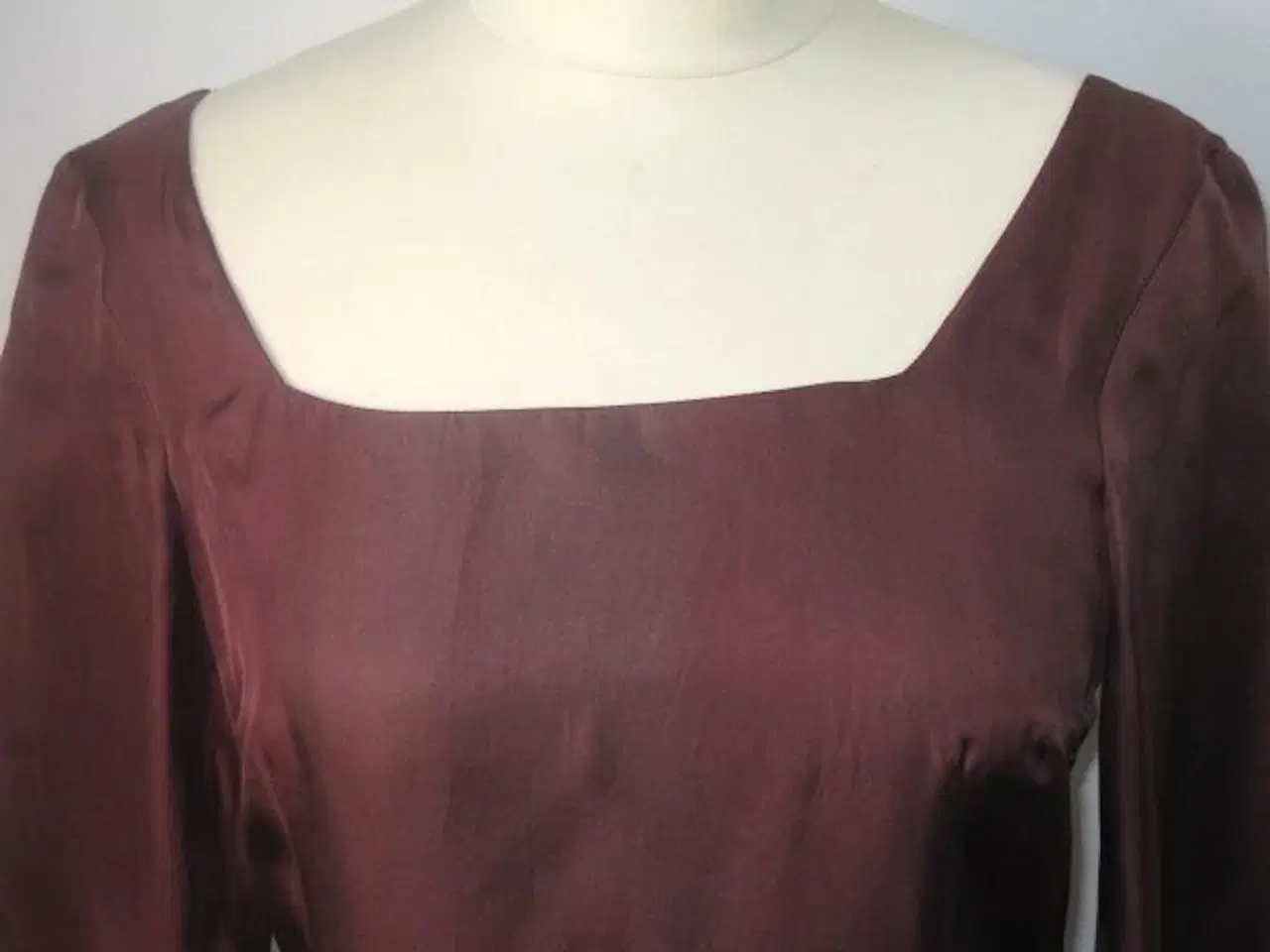 Billede 2 - Elise Gug, silkekjole, str 36