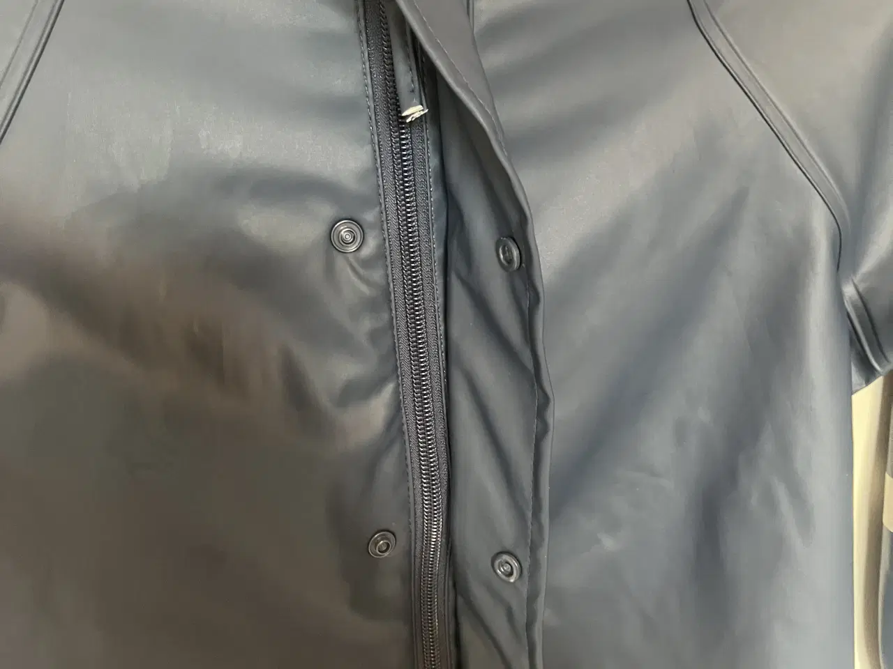 Billede 3 - Sort Basecamp regnjakke