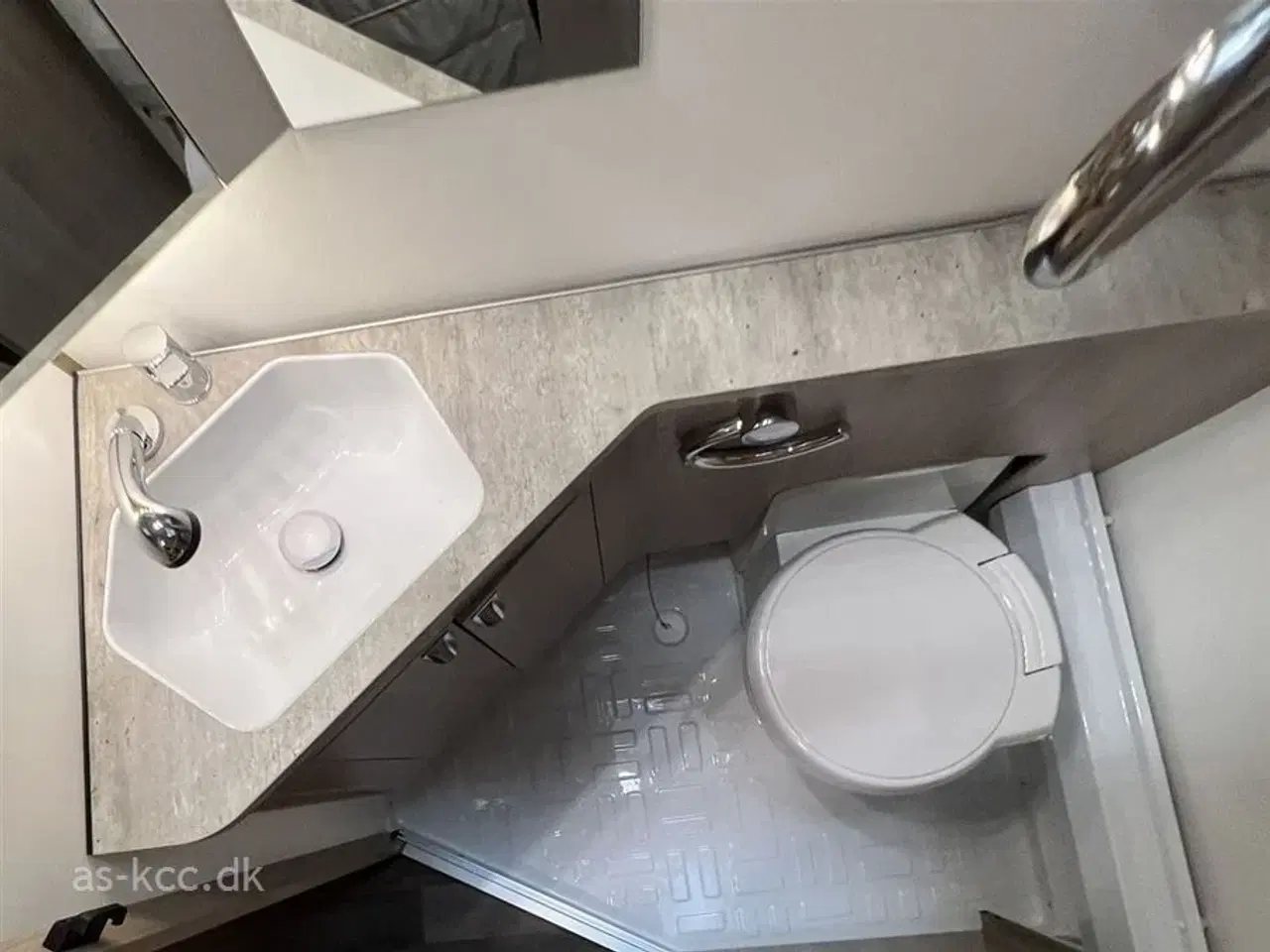 Billede 17 - 2022 - Kabe Imperial 600 XL KS Alde Centralvarme