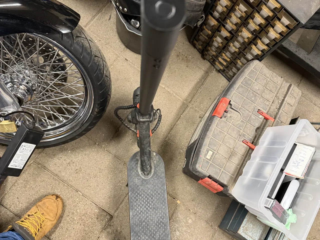 Billede 2 - Elektrisk løbehjul IPX4 sort