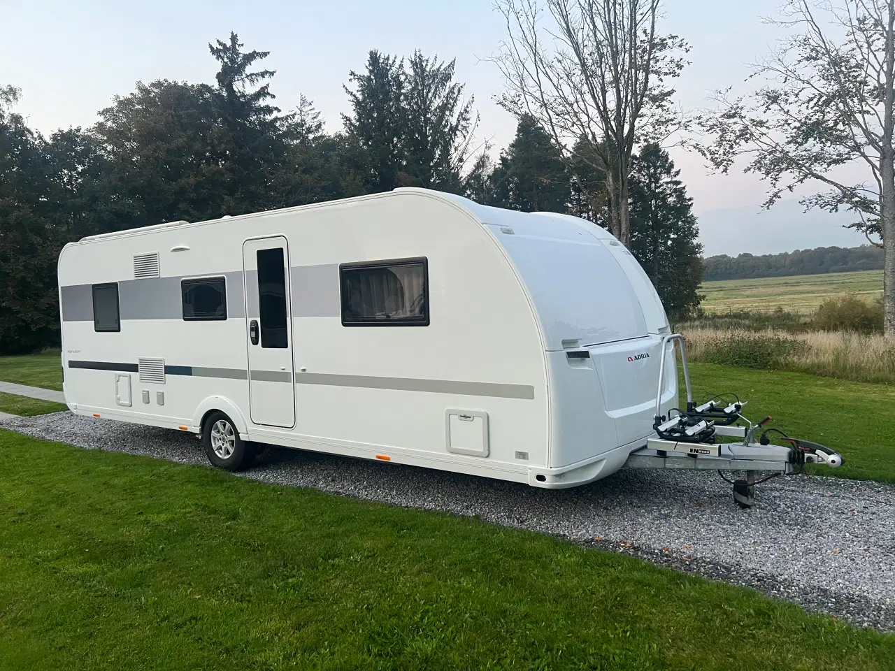 Billede 1 - Adria Alpina 663pt 2021 køjevogn