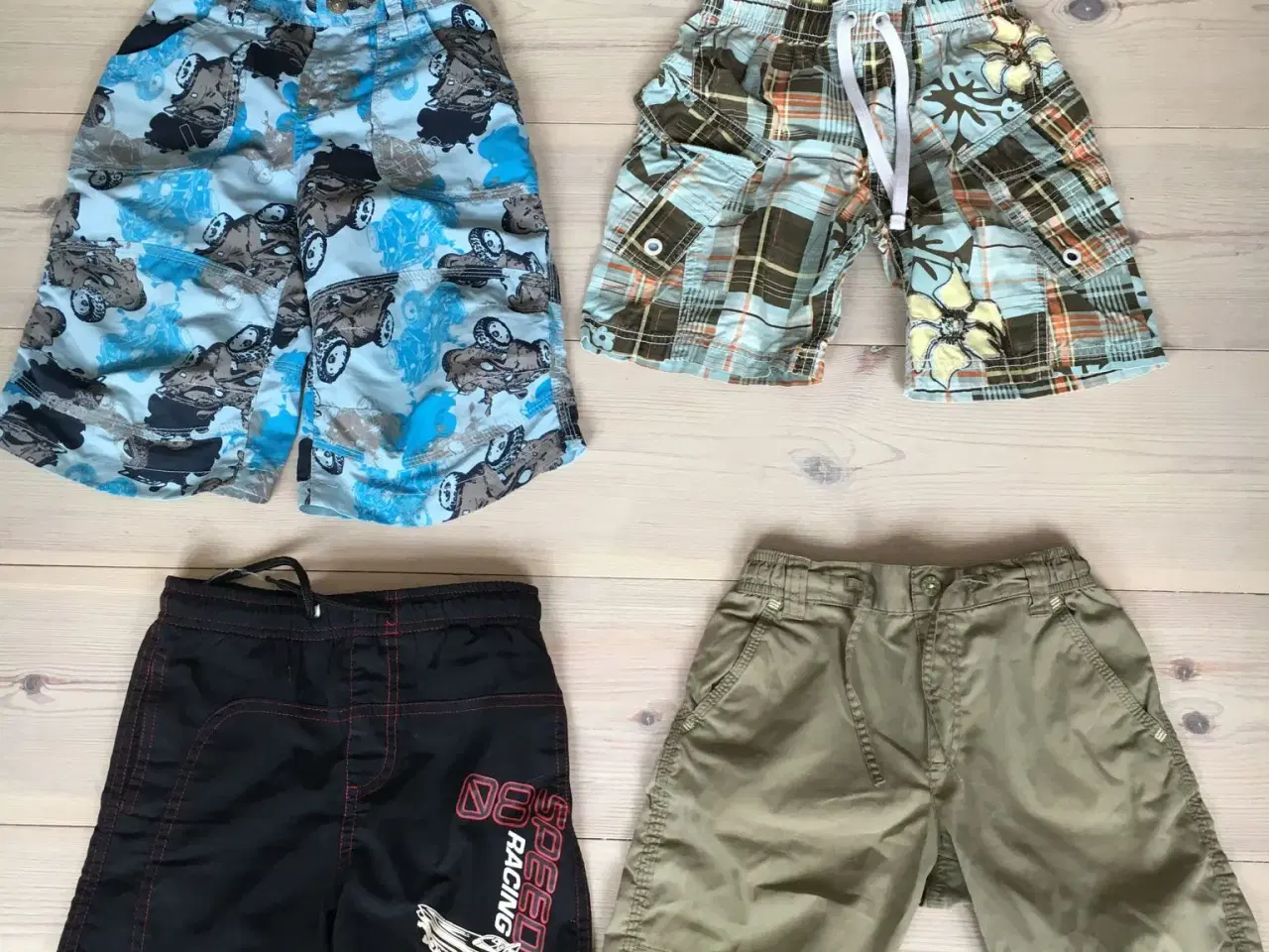 Billede 1 - Bade shorts / Shorts, str. 104-116