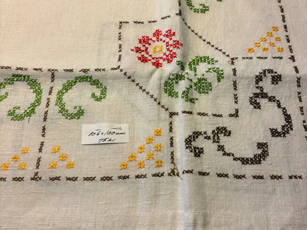 Billede 1 - Gl. broderede duge