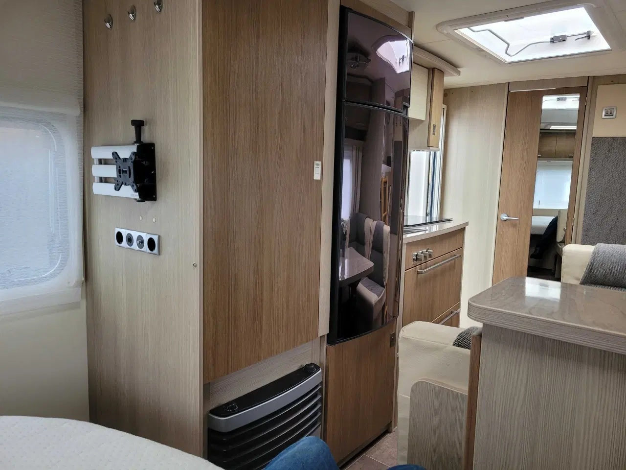 Billede 7 - 2013 Burstner 560 køjevogn..plads og godt design