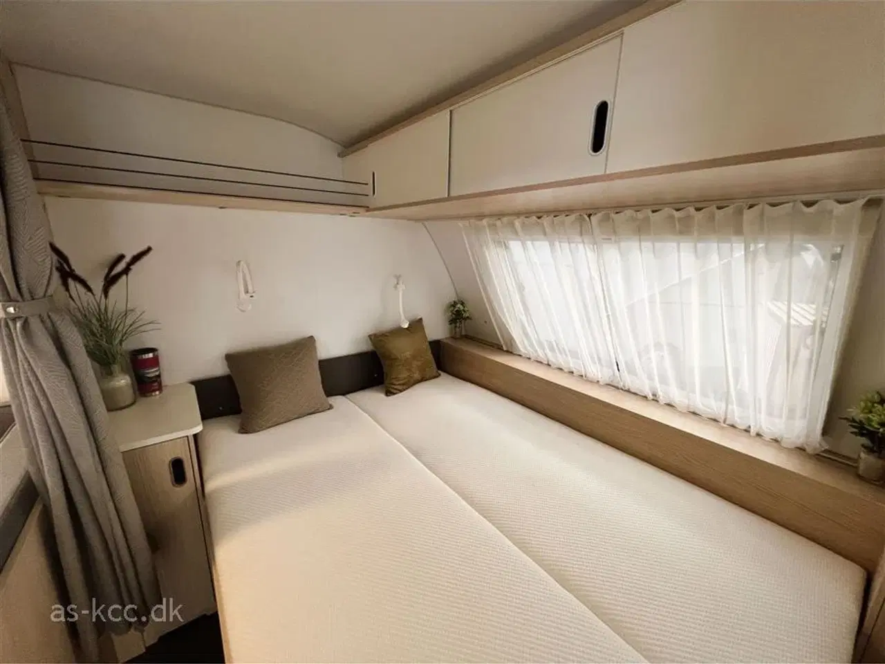 Billede 3 - 2023 - Adria Aviva 563 PT 3 køjer   Adria Aviva 563 PT årg. 2023 med 7 sovepladser, 4 siddepladser, køjevogn med 3 køjer.