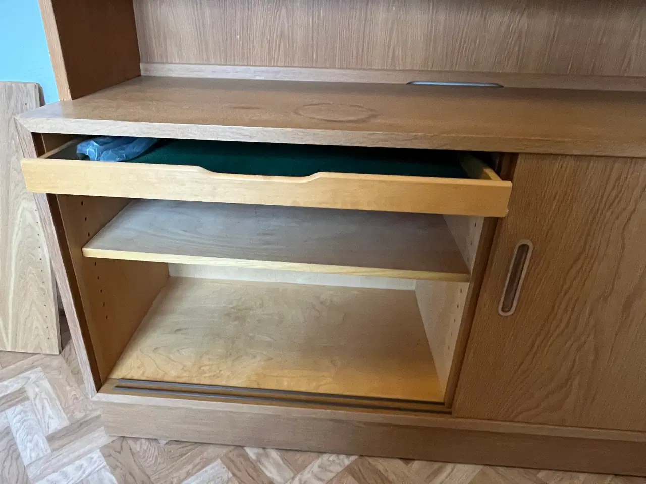 Billede 2 - Lækker Poul Hundevad reol i egetræ