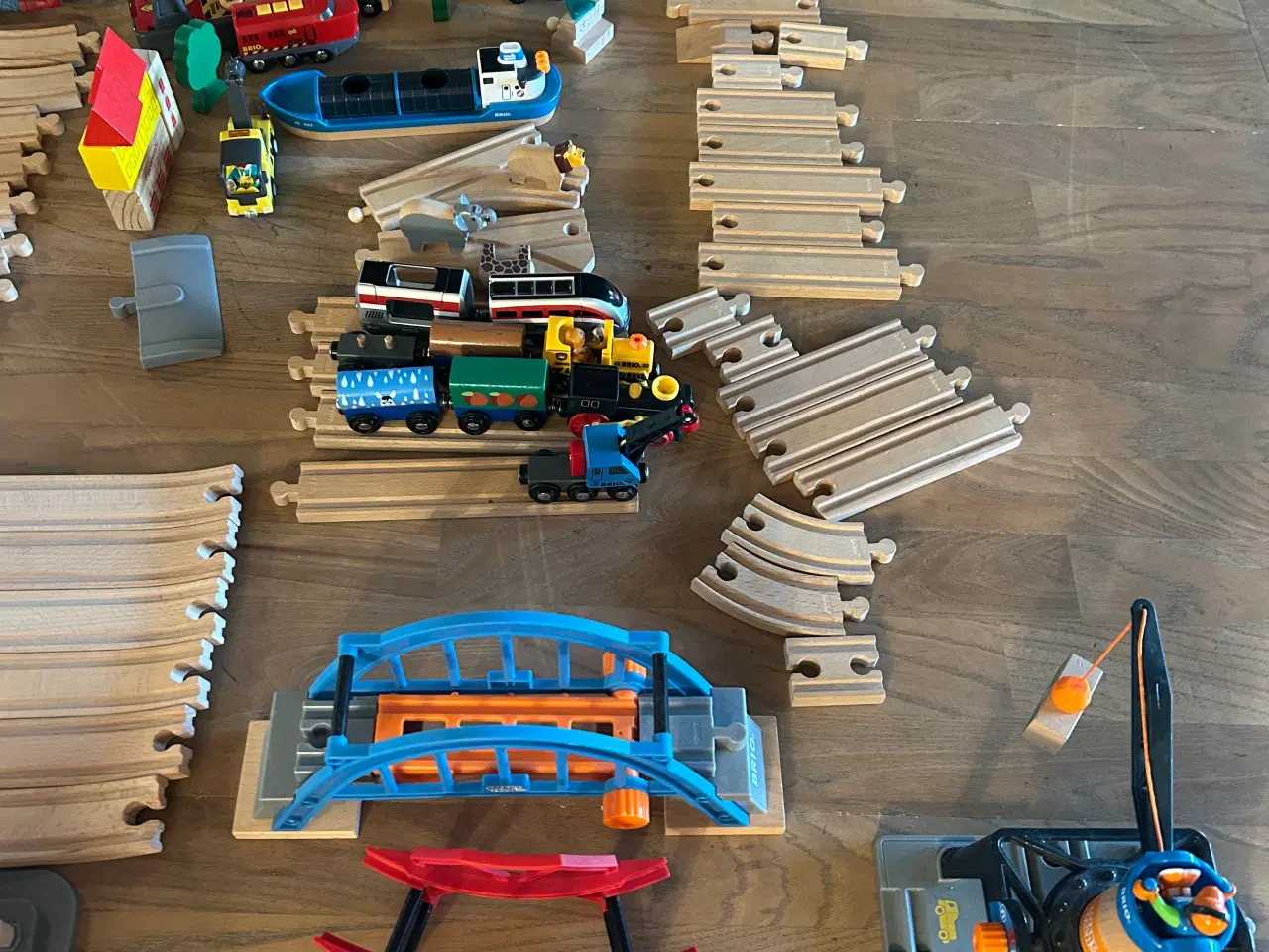Billede 2 - BRIO togbane med tilbehør 