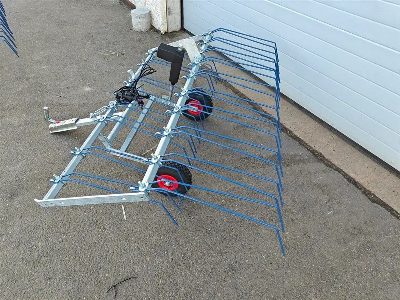 Billede 2 - Anker Bjerre Riven Gårdspladsstrigle 150cm Inkl. elektrisk hæve/sænk og kugletræk