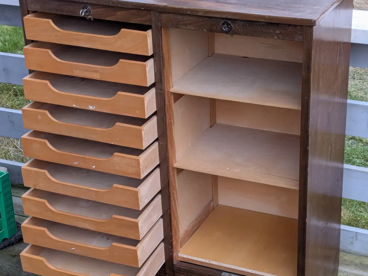 Billede 4 - Retro Arkivskab med 2 jalousi låger.