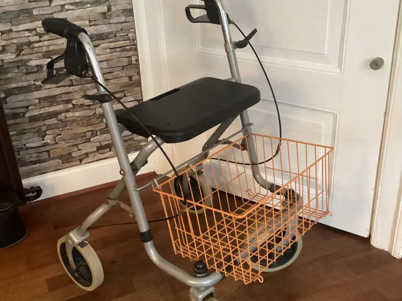 Billede 1 - Rollator Endres med kurv