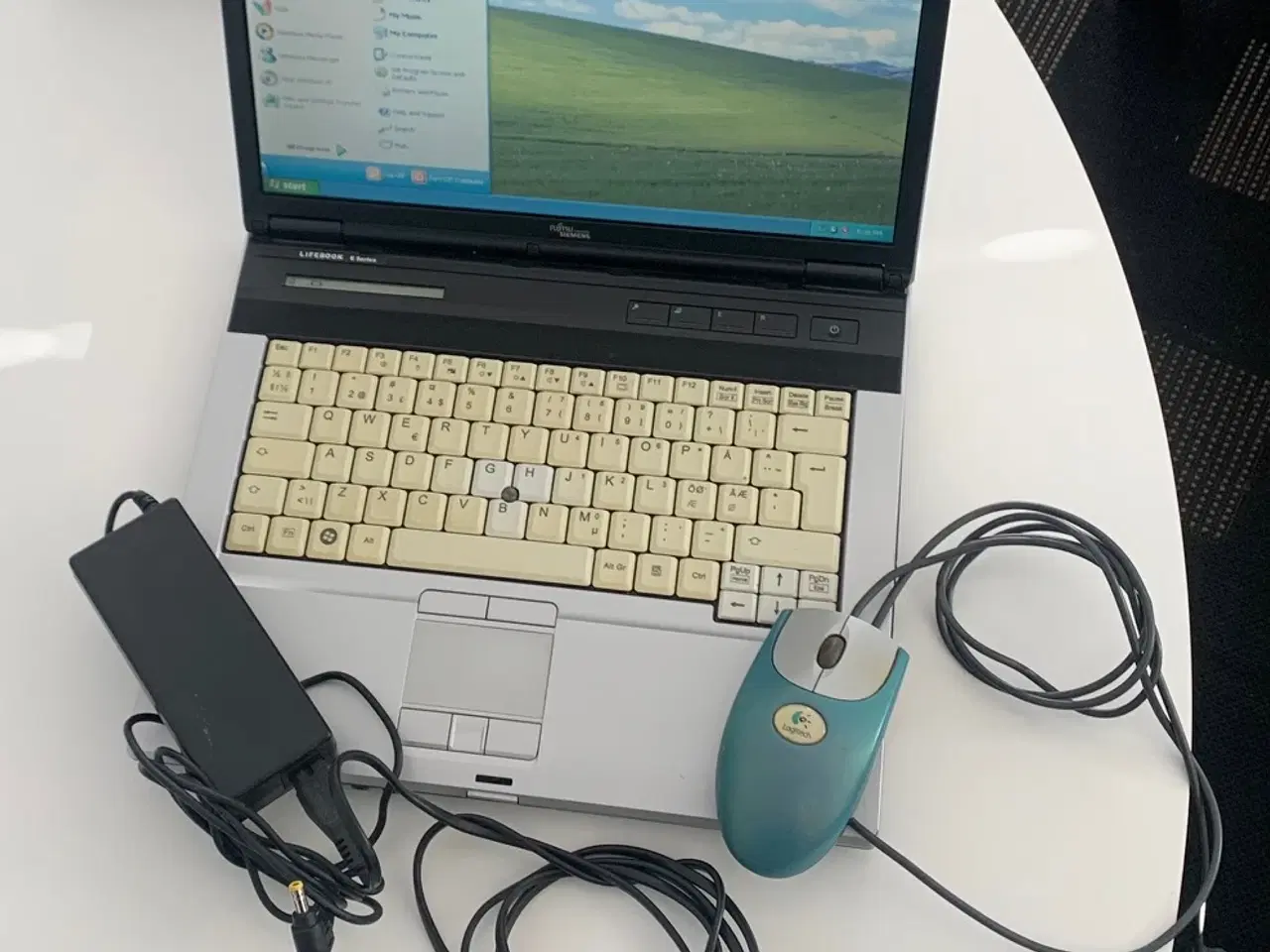 Billede 1 - Bærbar-PC retro (Fujitsu Siemens Lifebook E-8310)