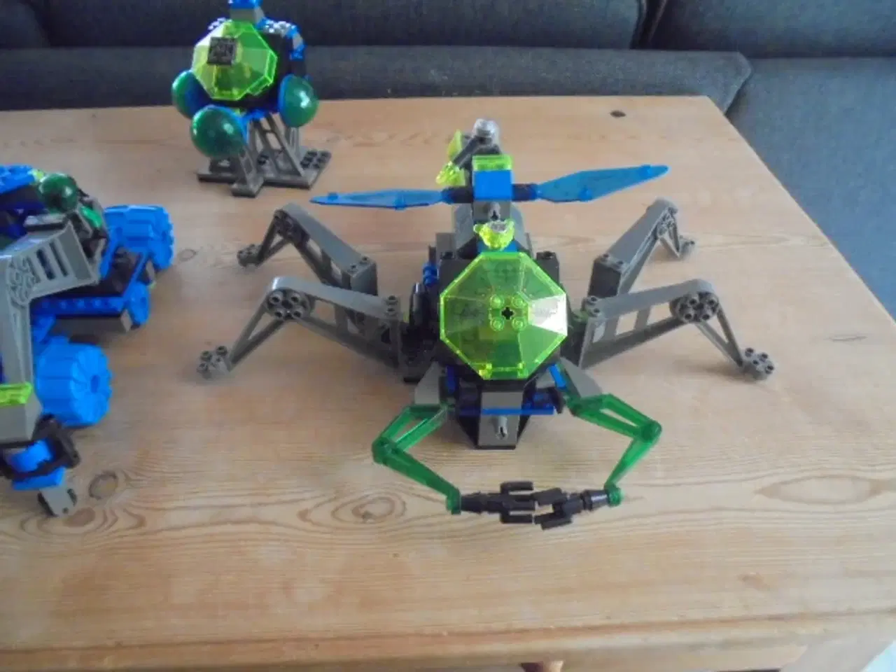 Billede 2 - LEGO Space 6977 - Arachnoid Star Base  