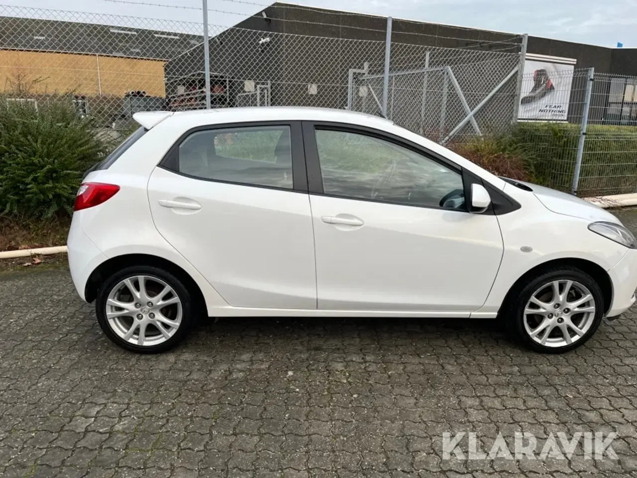 Billede 8 - Bil Mazda Mazda2 1,3 Hatchback STANDA