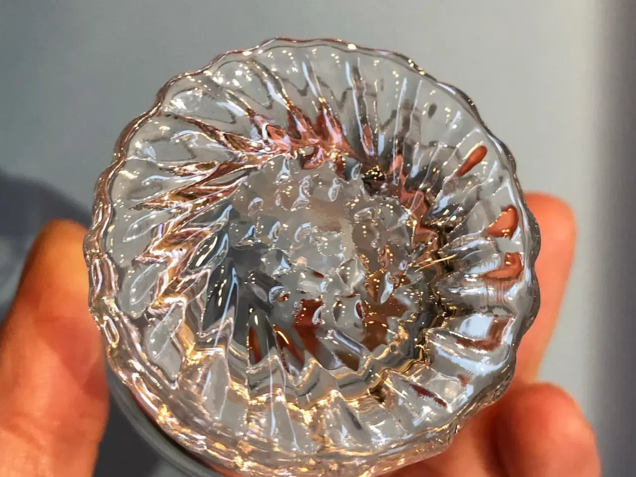 Billede 3 - Små krystalvandglas med blomsterfod, 6 stk samlet
