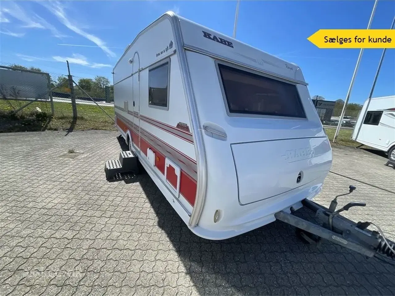 Billede 1 - 2008 - Kabe Royal 560 XL KS   Kabe Royal 560 XL KS 4 sovepladser, 6 siddepladser, Mover, Solceller, Vintertelt, Isabella Sun Shine 2,5 solsejl. SÆLGES FOR KUNDE