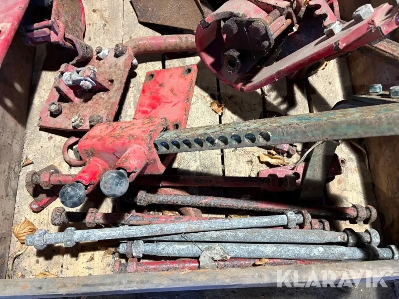 Billede 9 - Blandet lot plovdele til skjold / Kongskilde