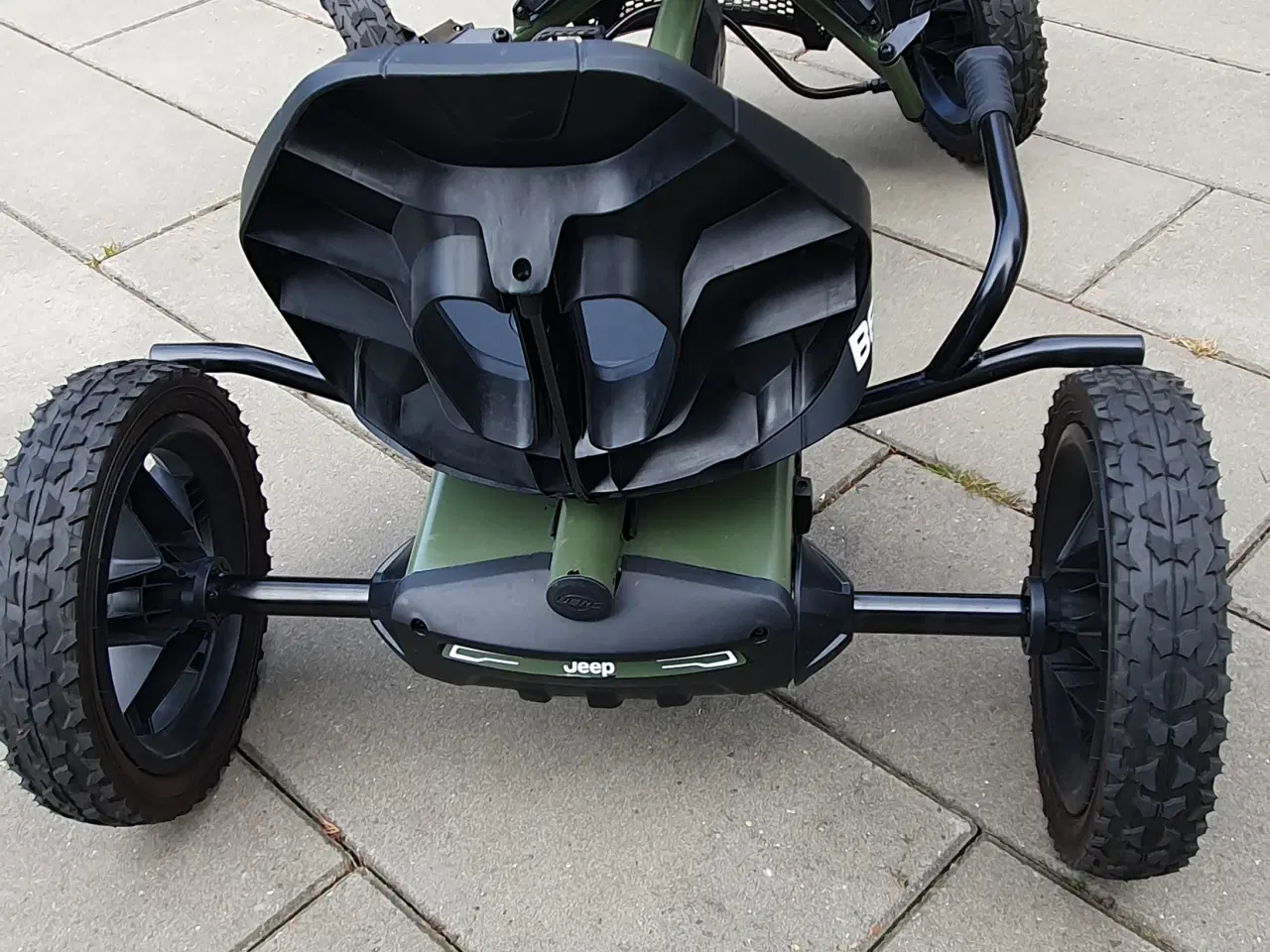 Billede 4 - BERG Jeep Cherokee m/LED-lys og off-road fjedre