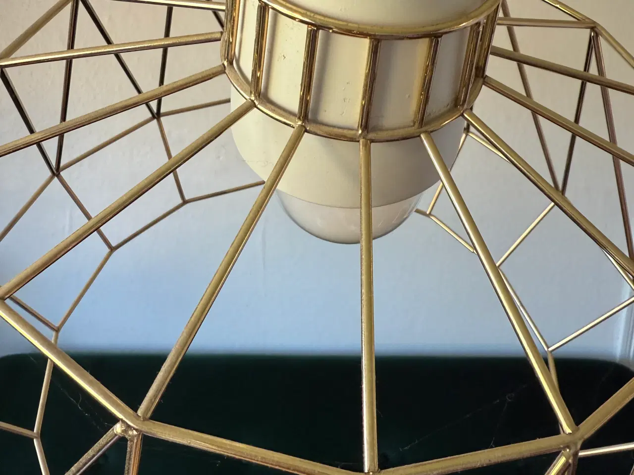 Billede 4 - Lampe i guld farve